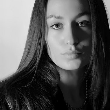 Daniela H. - Freelance Interior Designer