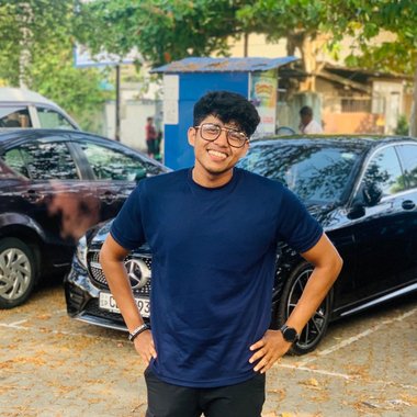 Dulshan00 - Freelance Graphic Designer