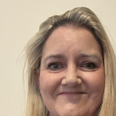 Janine F. - Freelance Writer