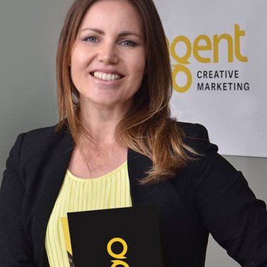 Lauren M. - Freelance Logo Designer