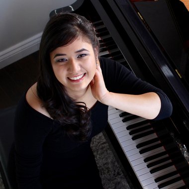 Sahlia W. - Freelance Pianist