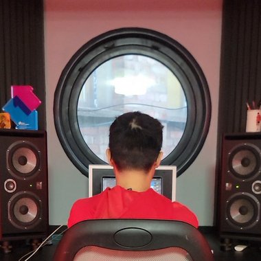 Thomas L. - Freelance Mixing Engineer