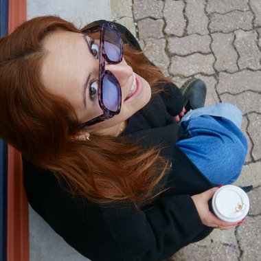 Julie P. - Freelance Community Manager