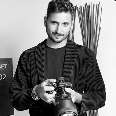 Mauro T. - Freelance Graphic Designer