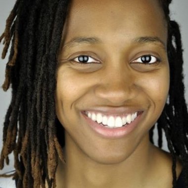 RaquHyns - Freelance Graphic Designer