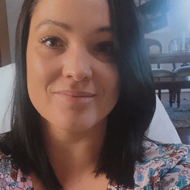 Sherry-lee F. - Freelance Graphic Designer