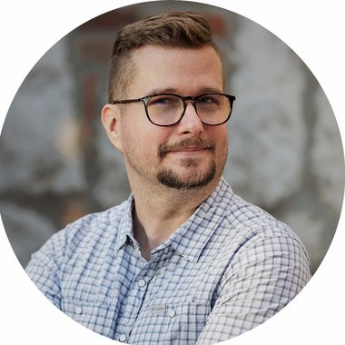 Zoltan - Freelance Photoshop Editor
