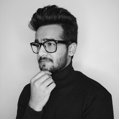 Vis K. - Freelance Graphic Designer