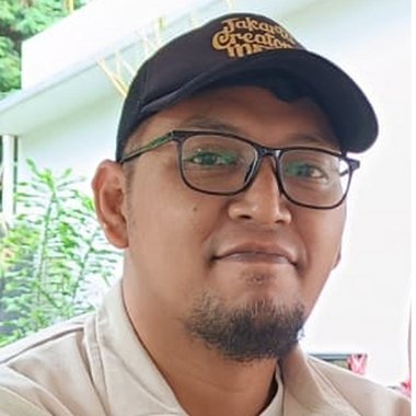 Rizki R. - Freelance Studio Owner