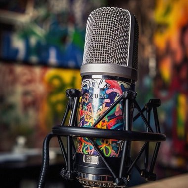 Dee S. - Freelance Voiceover Artist