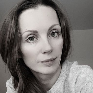 Ekaterina C. - Freelance Graphic Designer