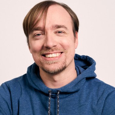 Max L. - Freelance Graphic Designer