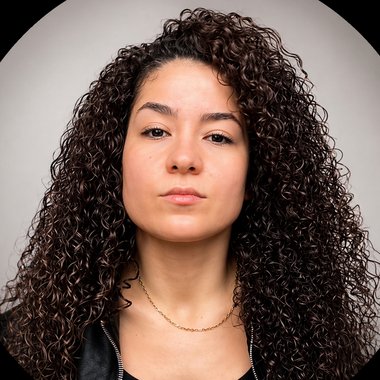 CHRISTINA D. - Freelance Content Creator