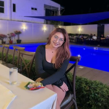 Dhazline B. - Freelance Content Designer