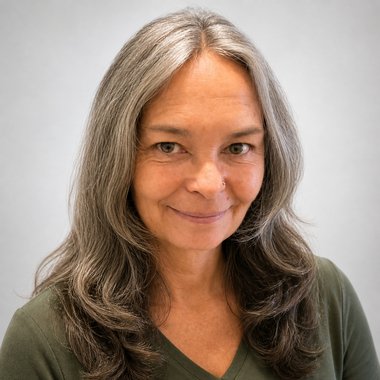 Lynette M. - Freelance AI Prompt Engineer