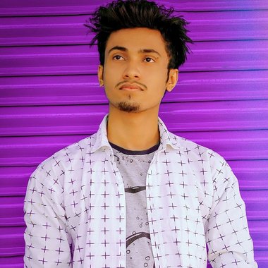 Rohan L. - Freelance Brand Designer