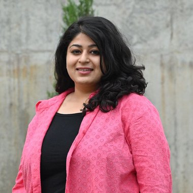 Shivangi24 - Freelance Graphic Designer