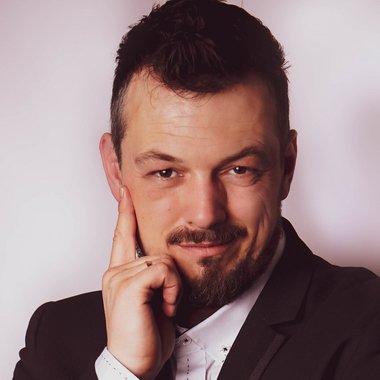 Arkadiusz M. - Freelance Graphic Designer