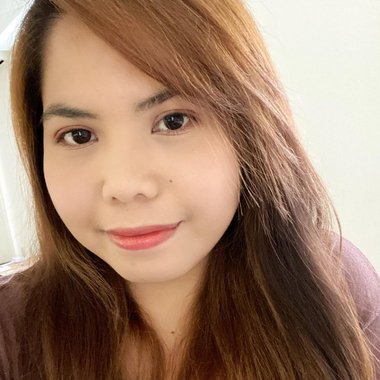 Quennie A. - Freelance Brand Designer