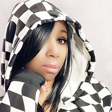 Mary L. - Freelance Mixing Engineer