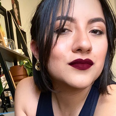 Paola (. - Freelance Graphic Designer