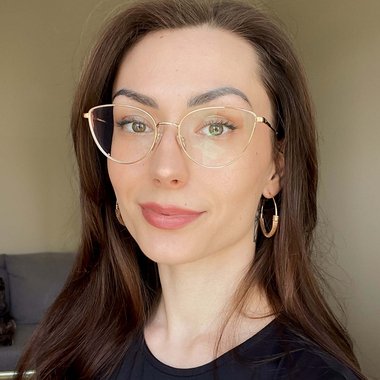 Olivia A. - Freelance Motion Graphic Designer