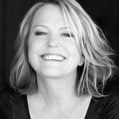 Elizabeth P. - Freelance Voice Actor
