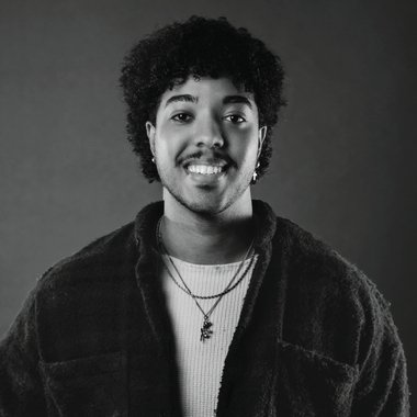 Manny L. - Freelance Graphic Designer