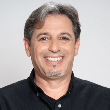 ilan W. - Freelance Art Director