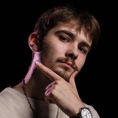 Matej H. - Freelance Graphic Designer