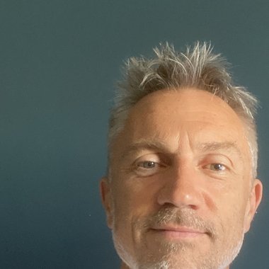 Mark W. - Freelance Graphic Designer