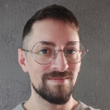 Etienne C. - Freelance Brand Designer