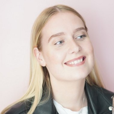 Stine A. - Freelance Content Creator