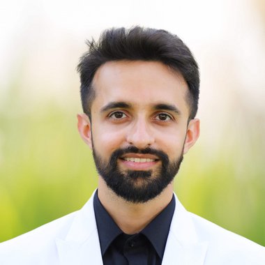 Hardik G. - Freelance Presentation Designer