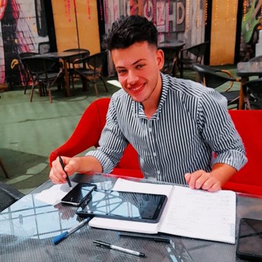 user1522699 - Freelance Content Creator