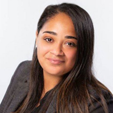 Mercedes R. - Freelance Graphic Designer