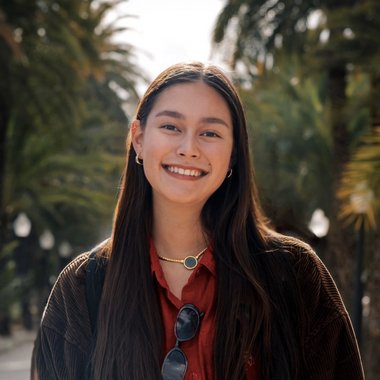 Amelie B. - Freelance Videographer