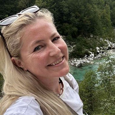 Kseniia Z. - Freelance Copywriter