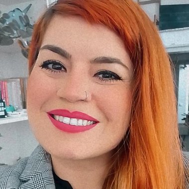 Caroline B. - Freelance Assistant Editor