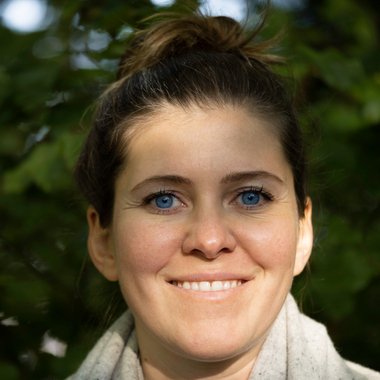 Lilly R. - Freelance Designer
