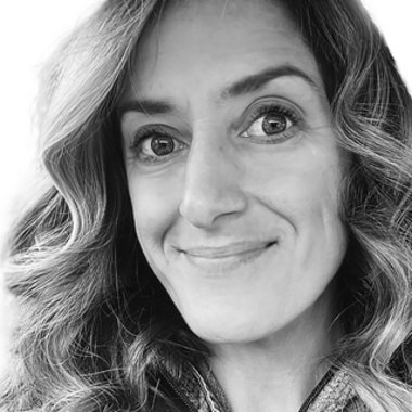 Clare N. - Freelance Banner Ad Designer