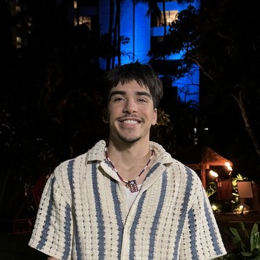 Saul C. - Freelance Graphic Designer