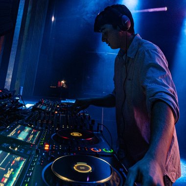 Noah R. - Freelance Dj
