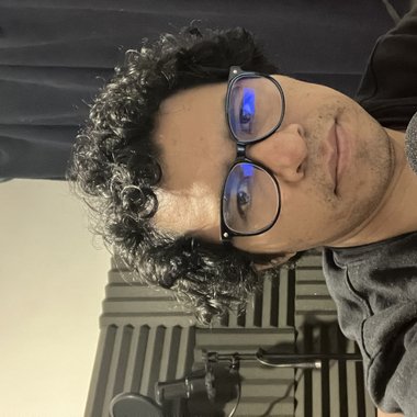 Pablocrdz - Freelance Voiceover Artist