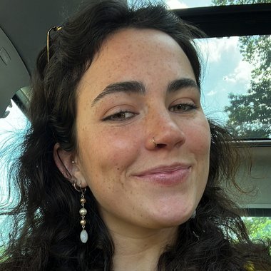 Ella S. - Freelance Artist