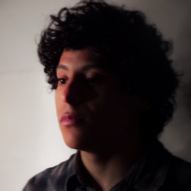 Daniel D. - Freelance Graphic Designer