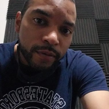 Emmanuel S. - Freelance Graphic Designer