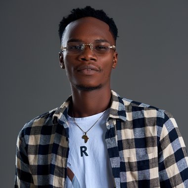 Victor A. - Freelance Graphic Designer