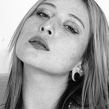 Laura V. - Freelance Presenter