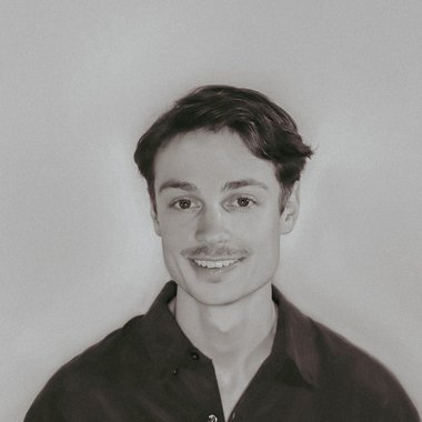 Andrew L. - Freelance Designer